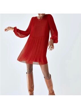 Wilfred Aritzia Daydreamer Mini Dress Pleated Red Long Sleeve
Crewneck Keyhole